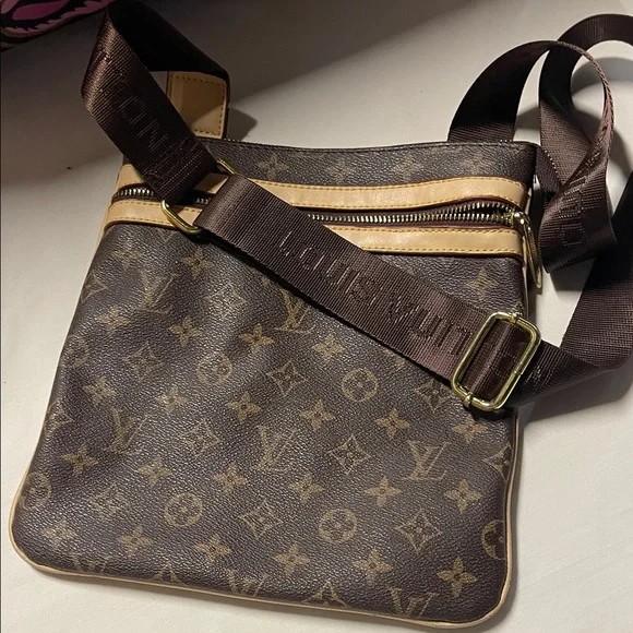 Stylish Monogram Brown Messenger Bag - Picture 1 of 11